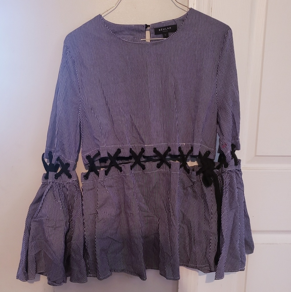 PINSTRIPE STATEMENT BLOUSE 